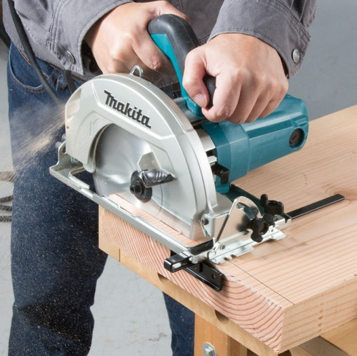 makita_herramientas_cierra-circular-makita-1600w-7010-185b-9735171_2
