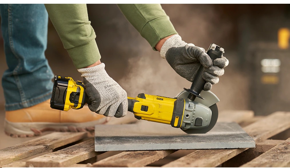 stanley_industriales-y-herramientas_amoladora-stanley-de-20v-40-ah-2-bateriasmaletincargador-b06638_2